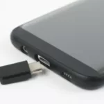 charge a smartphone using a charger of c-type