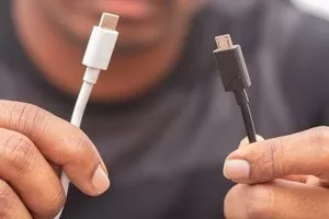 Read more about the article How To Clean Charging Port? 4 Things you may need!